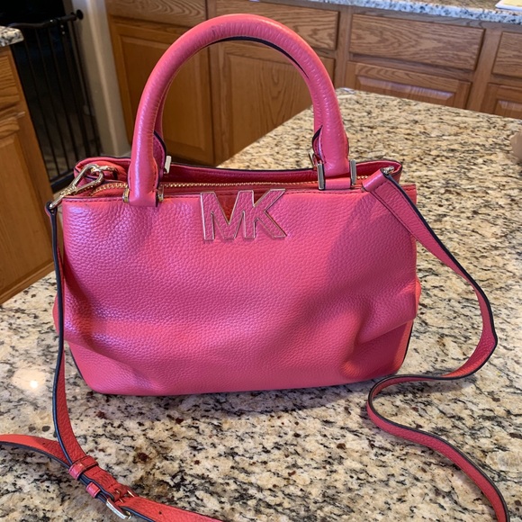 Michael Kors Coral Crossbody Purse - Picture 1 of 4